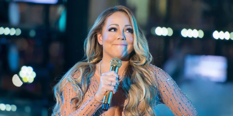 Mariah Carey just needs to sing her songs; she doesn't need to worry about the flash and splendor (1)